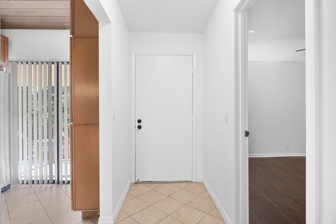 待售: $285,000 (2 贝兹, 2 浴室, 873 平方英尺)