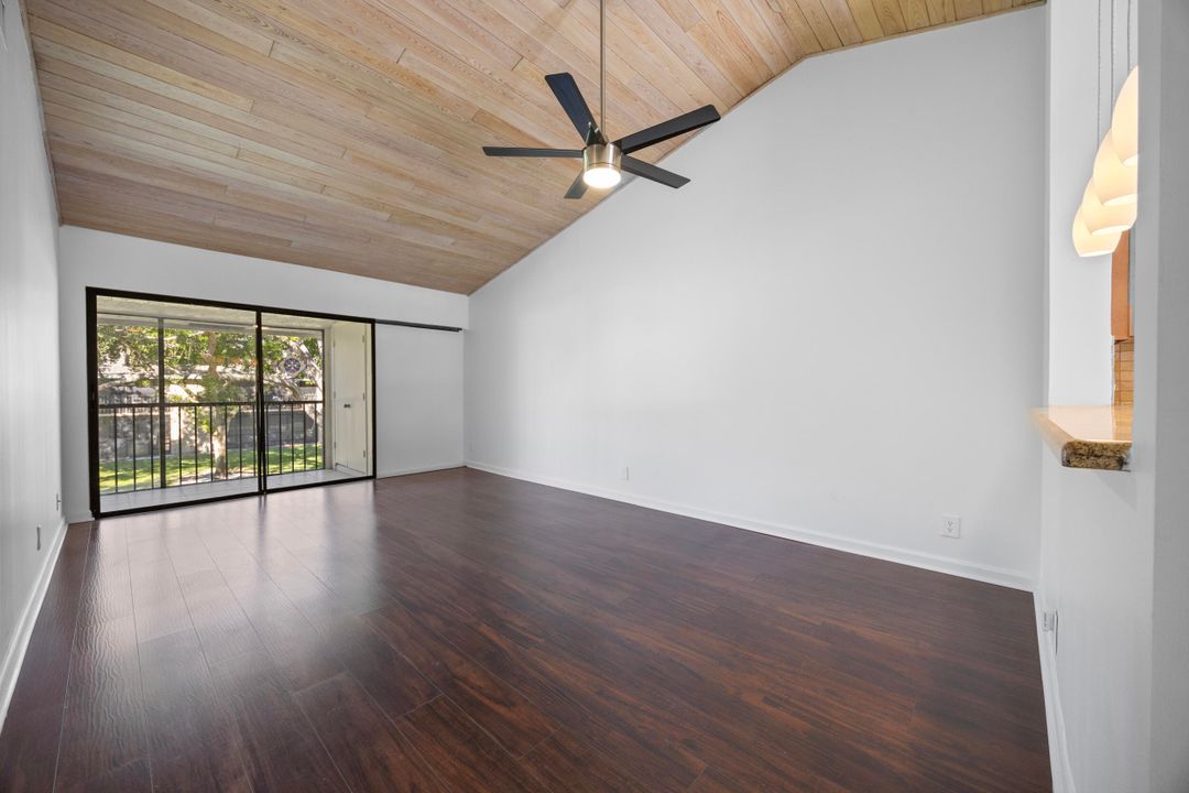 待售: $285,000 (2 贝兹, 2 浴室, 873 平方英尺)