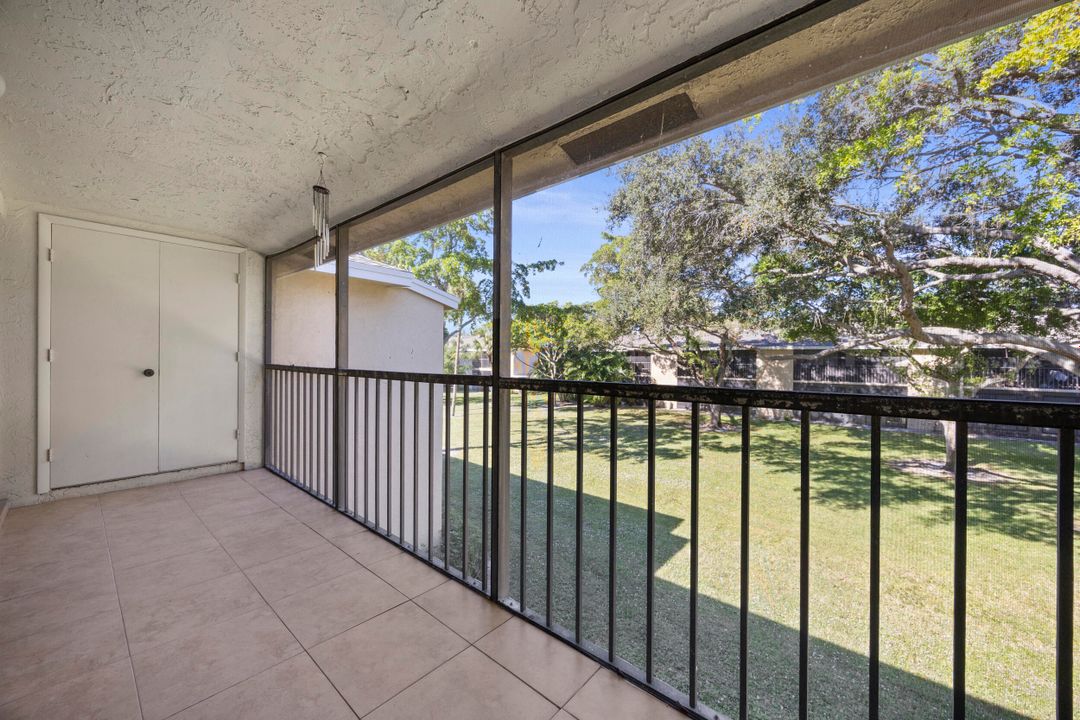 待售: $285,000 (2 贝兹, 2 浴室, 873 平方英尺)