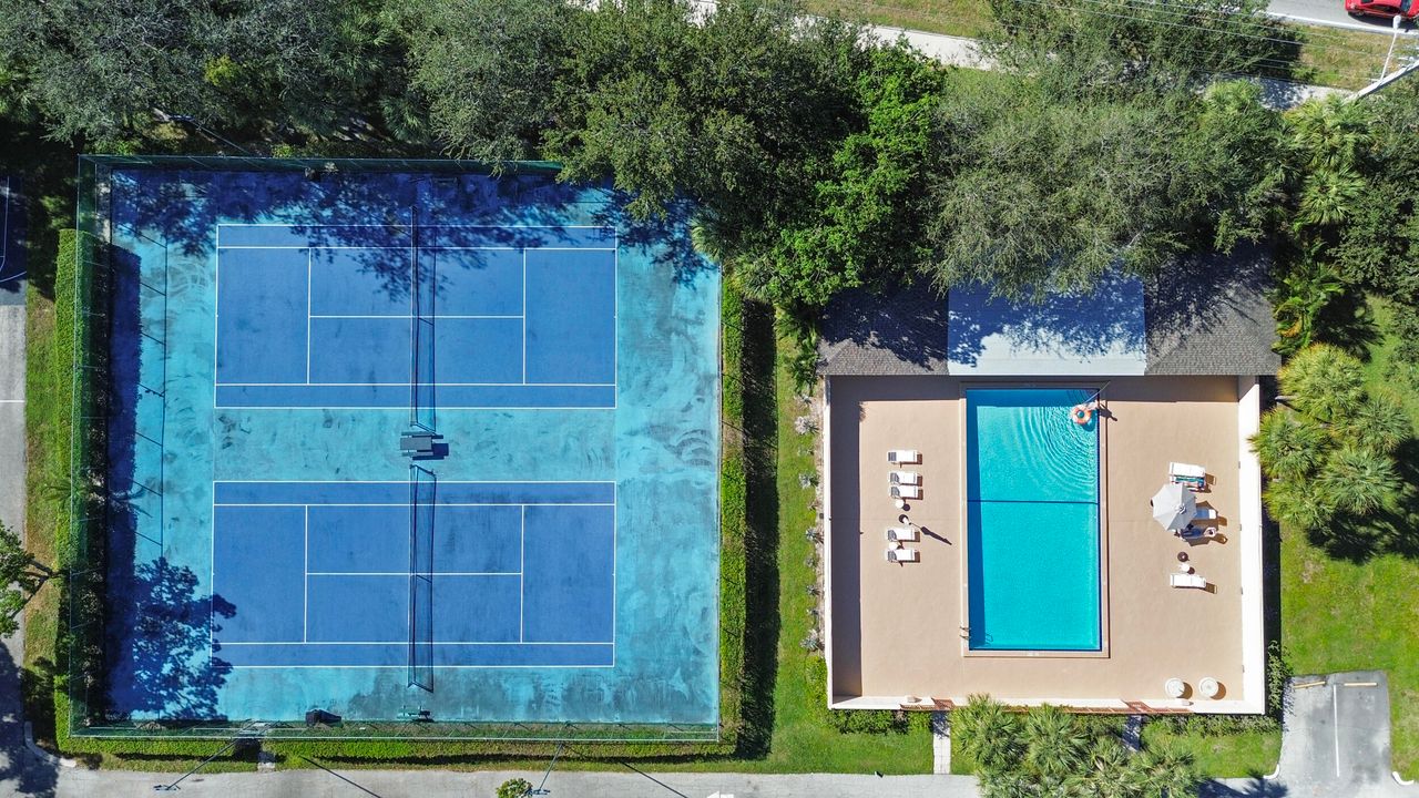 待售: $285,000 (2 贝兹, 2 浴室, 873 平方英尺)