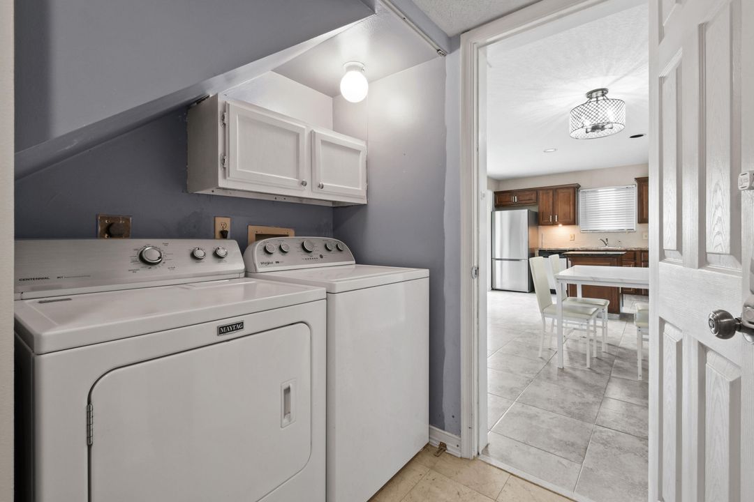 На продажу: $355,000 (2 спален, 2 ванн, 1320 Квадратных фут)