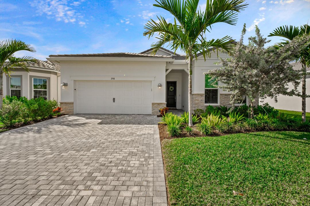 For Sale: $1,300,000 (3 beds, 2 baths, 2099 Square Feet)