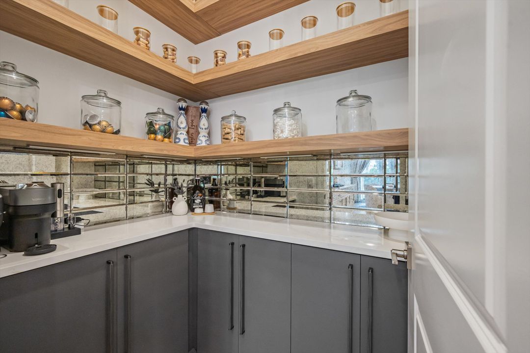 For Sale: $1,300,000 (3 beds, 2 baths, 2099 Square Feet)