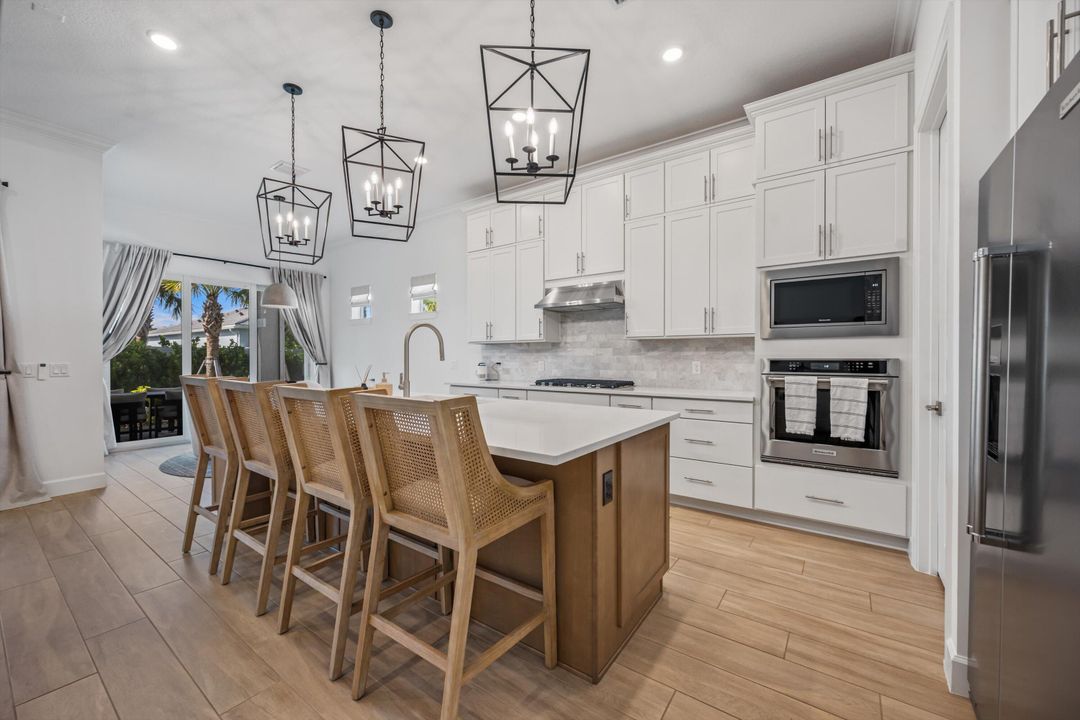 For Sale: $1,300,000 (3 beds, 2 baths, 2099 Square Feet)