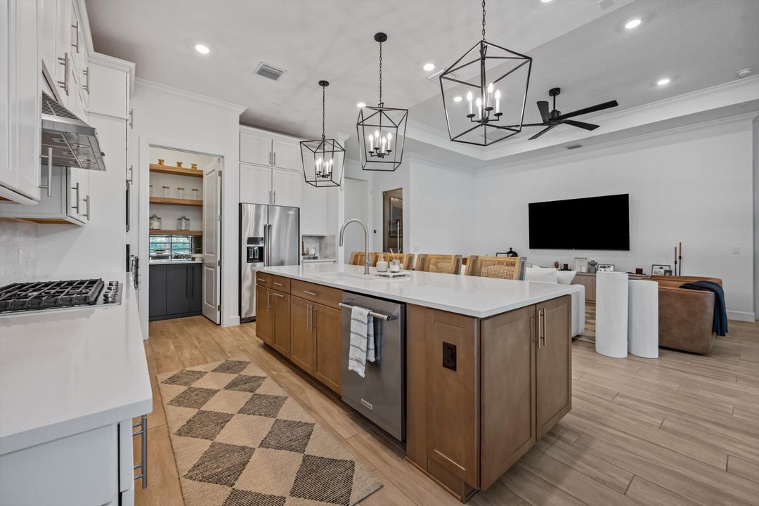 For Sale: $1,300,000 (3 beds, 2 baths, 2099 Square Feet)