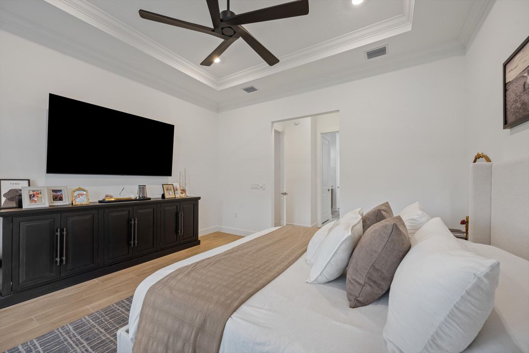 For Sale: $1,300,000 (3 beds, 2 baths, 2099 Square Feet)