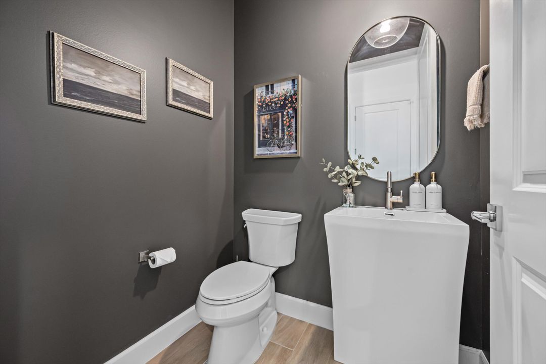 For Sale: $1,300,000 (3 beds, 2 baths, 2099 Square Feet)