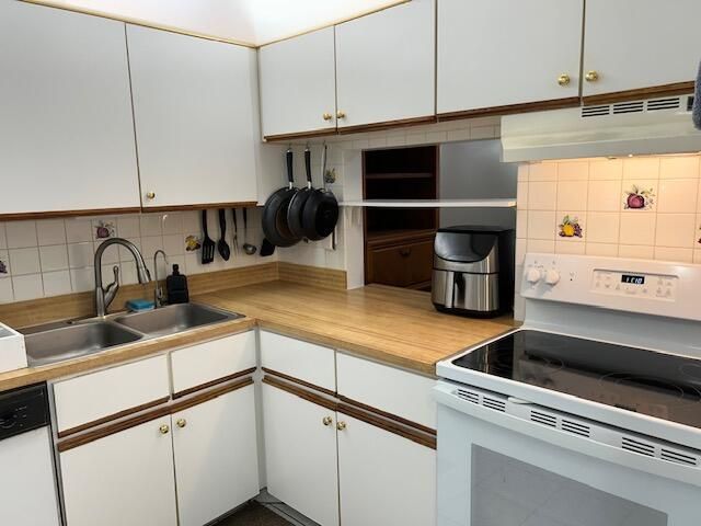 На продажу: $174,900 (2 спален, 2 ванн, 1009 Квадратных фут)