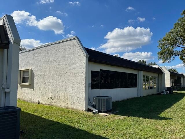 На продажу: $174,900 (2 спален, 2 ванн, 1009 Квадратных фут)