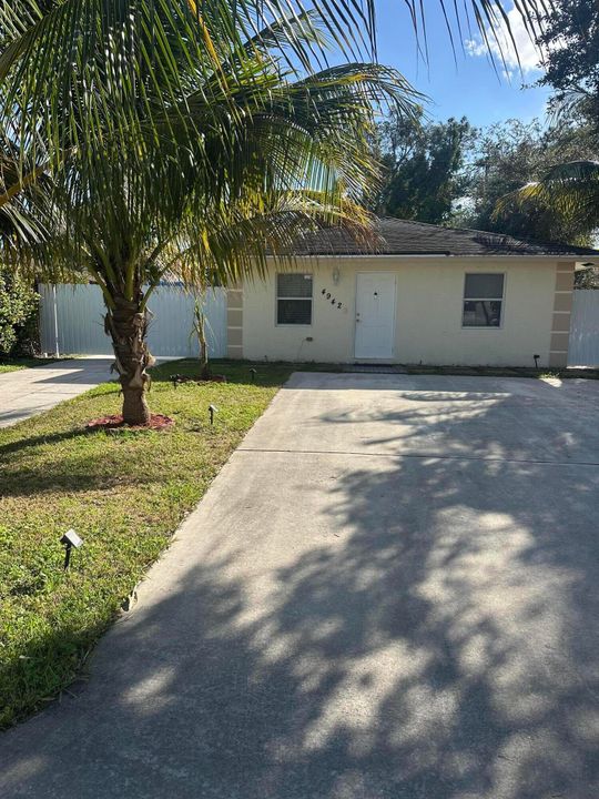 Activo con contrato: $2,950 (3 camas, 2 baños, 1196 Pies cuadrados)