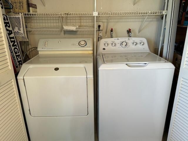 На продажу: $174,900 (2 спален, 2 ванн, 1009 Квадратных фут)