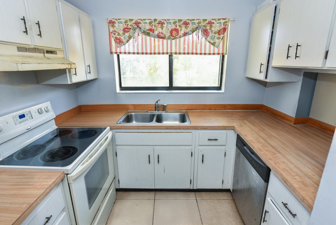 Activo con contrato: $225,000 (2 camas, 2 baños, 1208 Pies cuadrados)