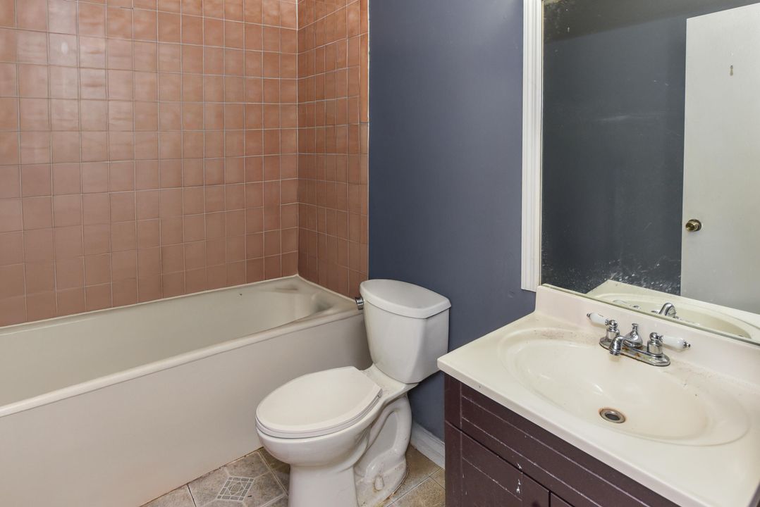 Activo con contrato: $225,000 (2 camas, 2 baños, 1208 Pies cuadrados)