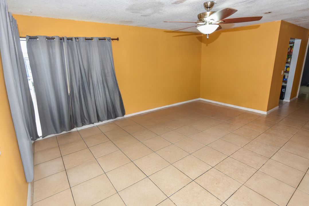 Activo con contrato: $225,000 (2 camas, 2 baños, 1208 Pies cuadrados)