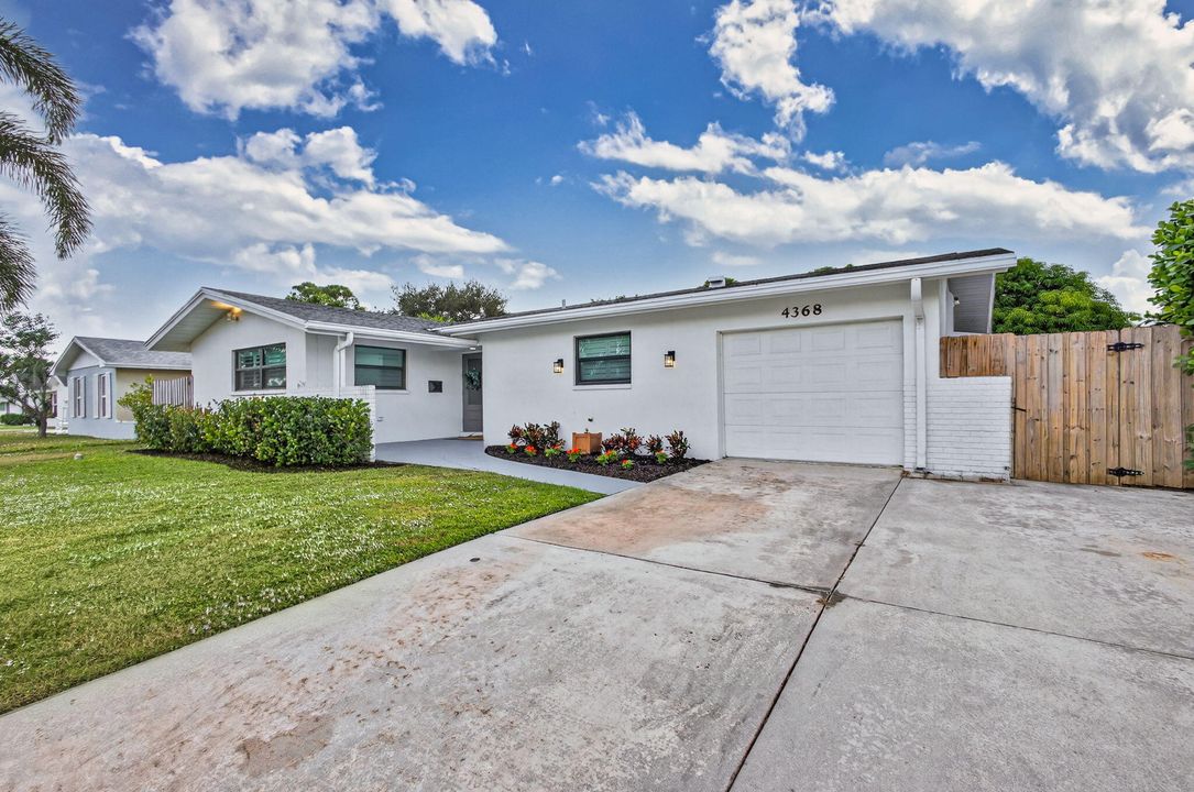 For Sale: $695,000 (3 beds, 2 baths, 1601 Square Feet)