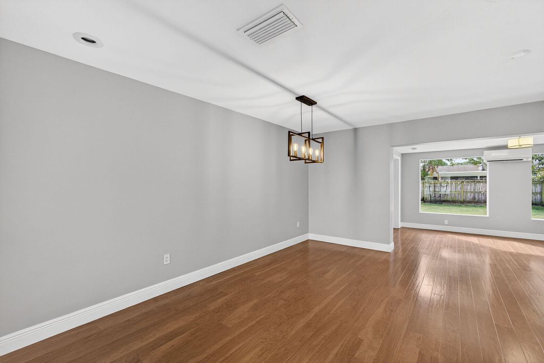 For Sale: $695,000 (3 beds, 2 baths, 1601 Square Feet)