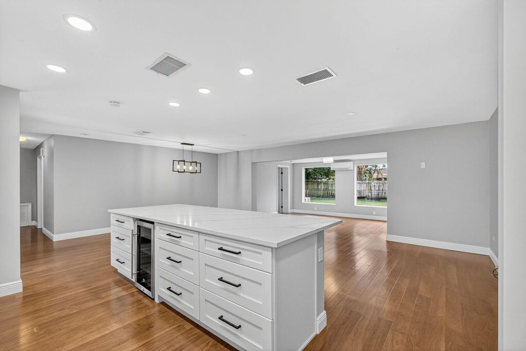 For Sale: $695,000 (3 beds, 2 baths, 1601 Square Feet)