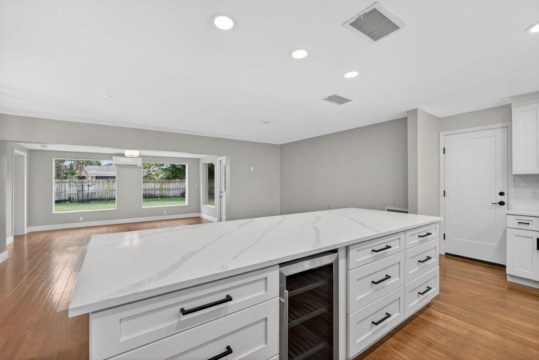 For Sale: $695,000 (3 beds, 2 baths, 1601 Square Feet)