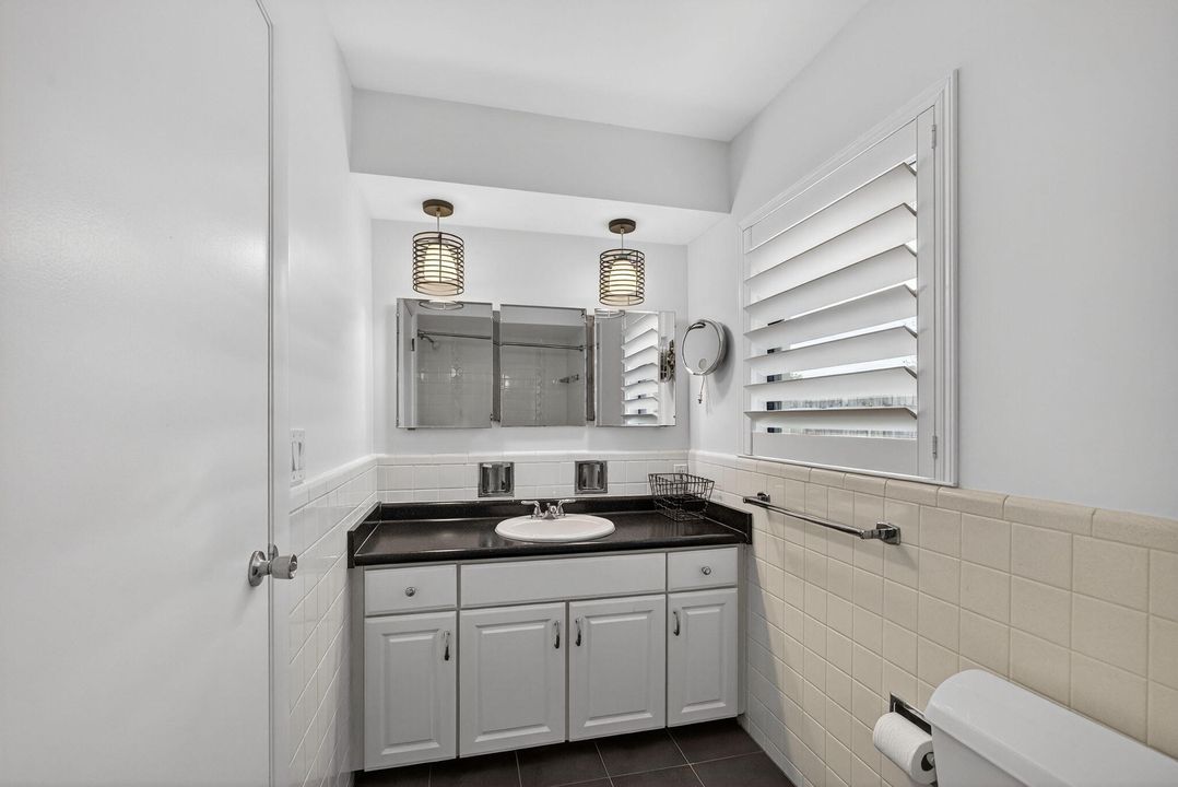 For Sale: $695,000 (3 beds, 2 baths, 1601 Square Feet)