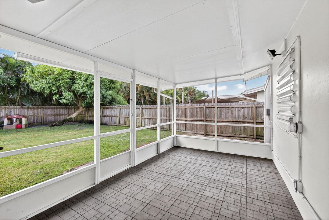 For Sale: $695,000 (3 beds, 2 baths, 1601 Square Feet)