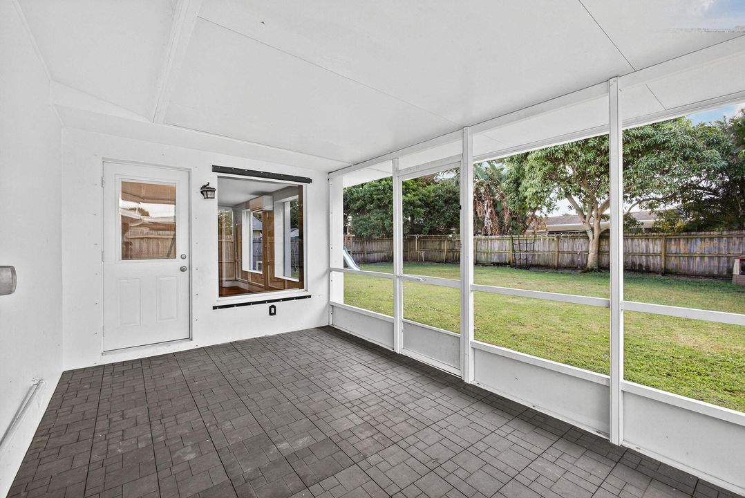 For Sale: $695,000 (3 beds, 2 baths, 1601 Square Feet)