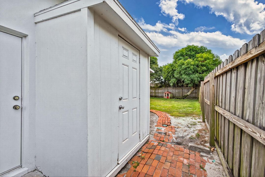 For Sale: $695,000 (3 beds, 2 baths, 1601 Square Feet)