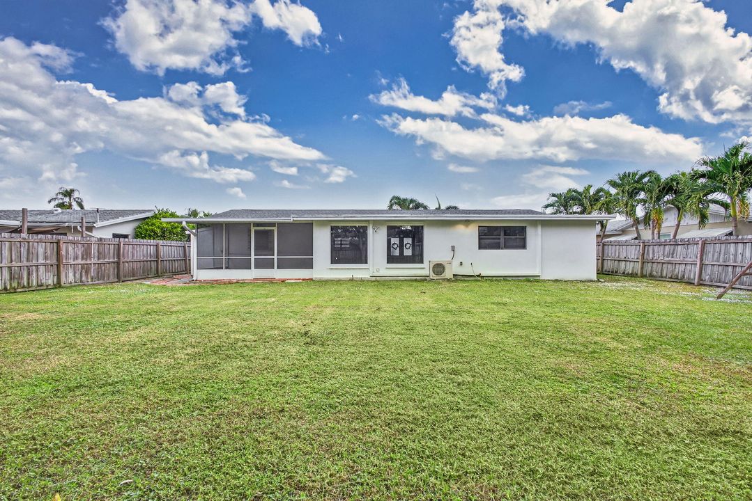 For Sale: $695,000 (3 beds, 2 baths, 1601 Square Feet)