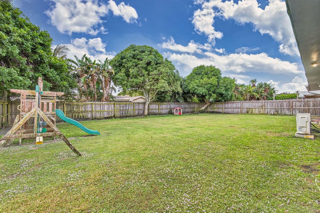 For Sale: $695,000 (3 beds, 2 baths, 1601 Square Feet)