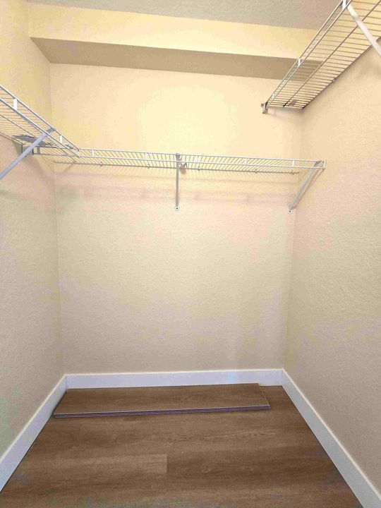 Под контрактом: $220,000 (3 спален, 2 ванн, 999 Квадратных фут)