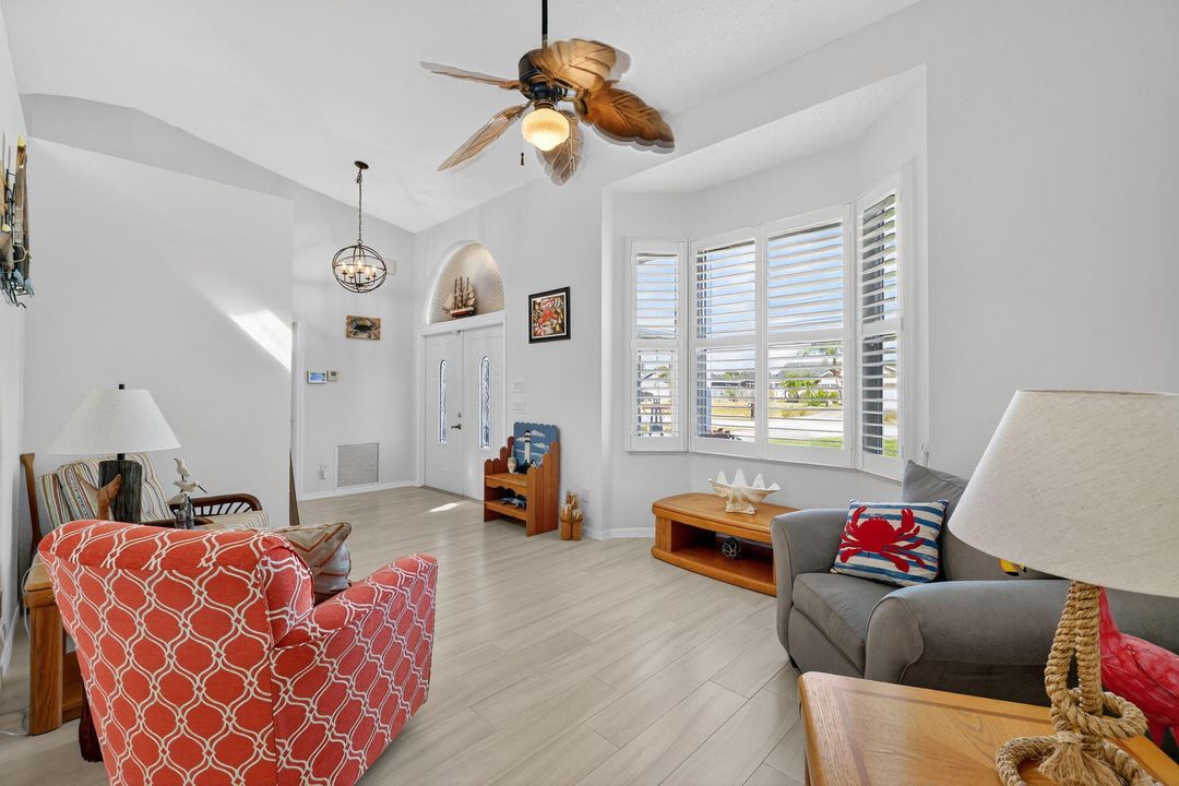 На продажу: $524,900 (3 спален, 2 ванн, 1993 Квадратных фут)