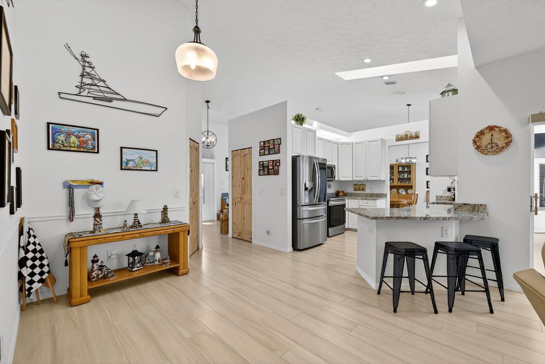 На продажу: $524,900 (3 спален, 2 ванн, 1993 Квадратных фут)