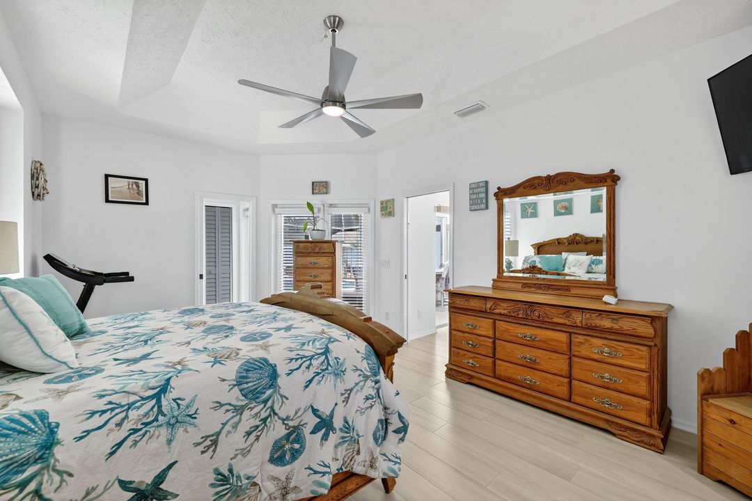 На продажу: $524,900 (3 спален, 2 ванн, 1993 Квадратных фут)