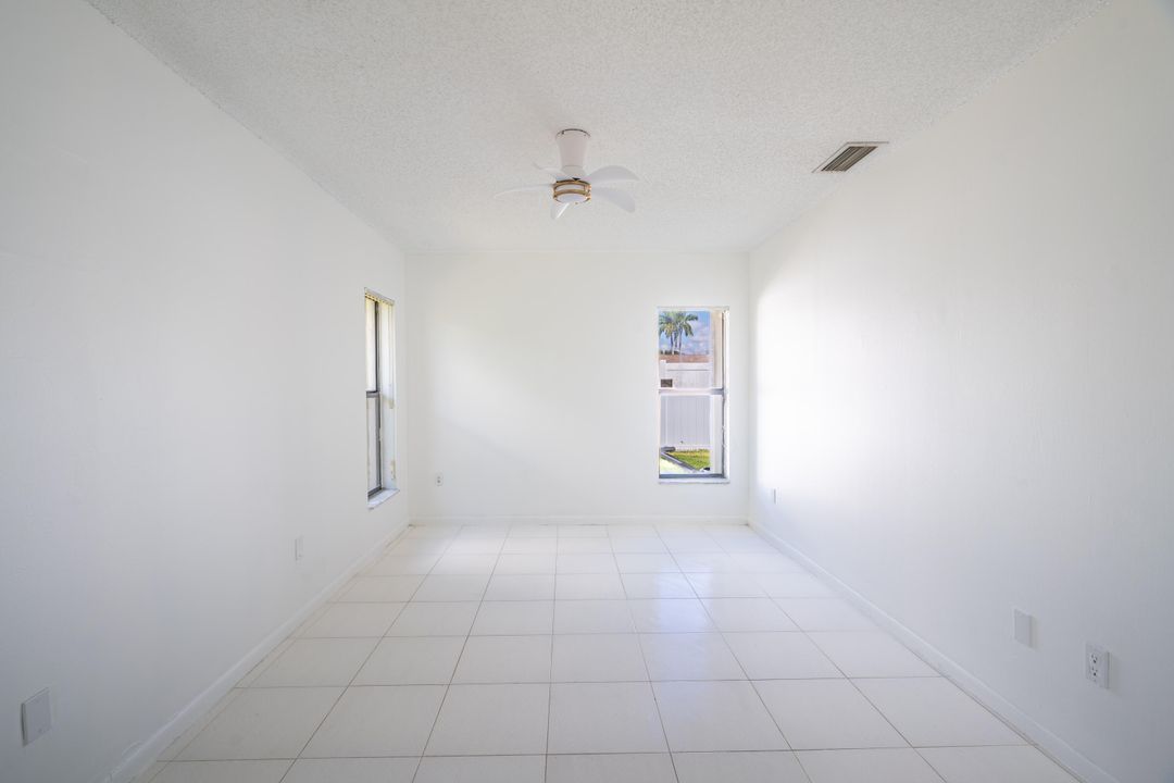 Под контрактом: $3,400 (3 спален, 2 ванн, 1729 Квадратных фут)