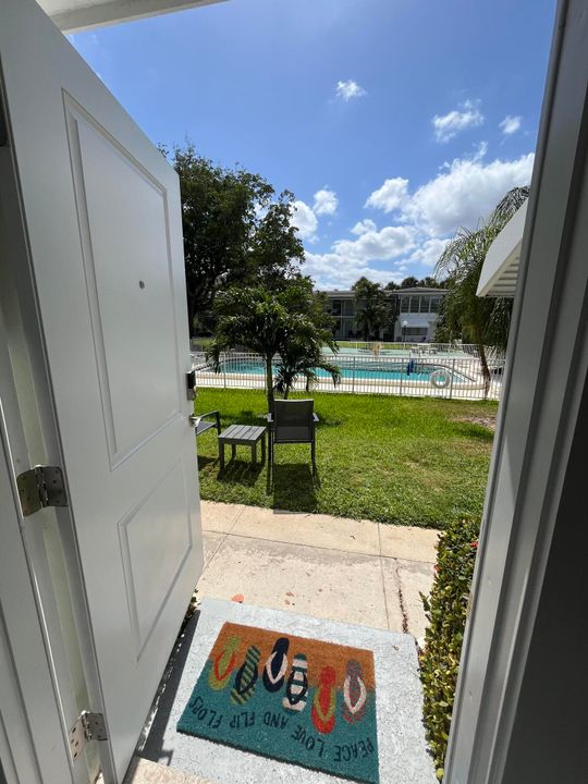 For Rent: $2,000 (1 beds, 1 baths, 319 Square Feet)