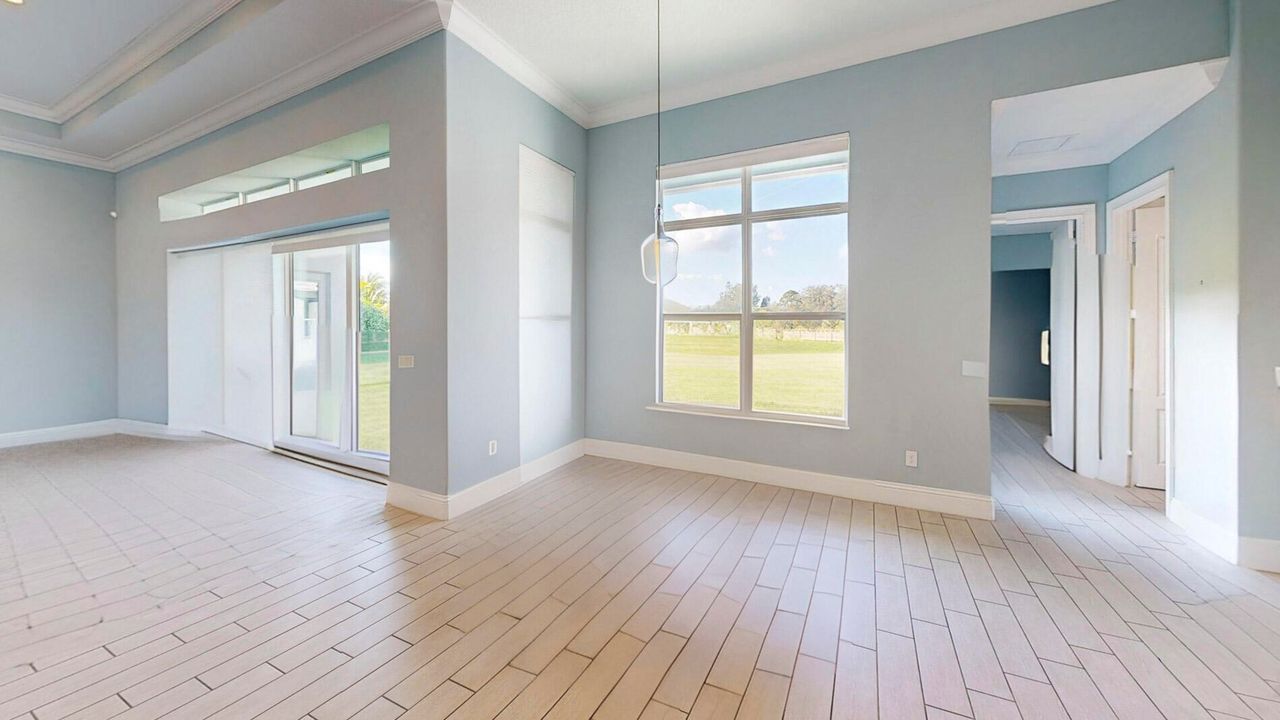 For Sale: $1,050,000 (4 beds, 3 baths, 3498 Square Feet)