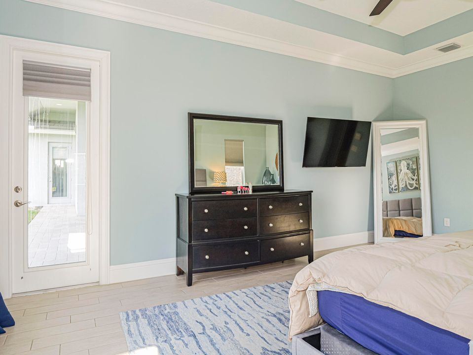 For Sale: $1,050,000 (4 beds, 3 baths, 3498 Square Feet)