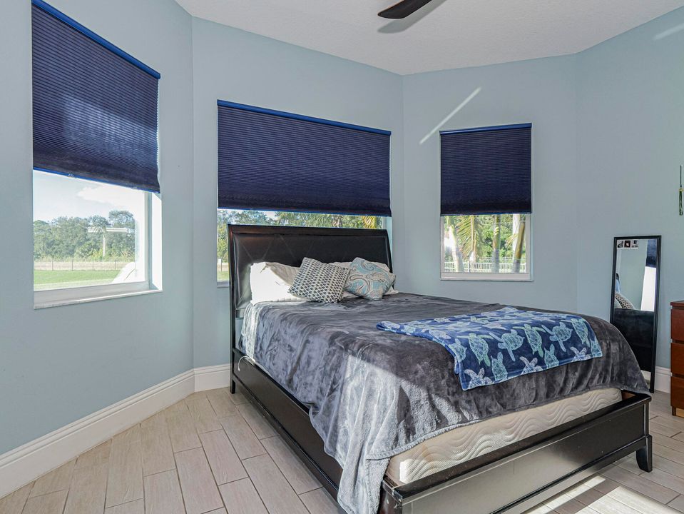 For Sale: $1,050,000 (4 beds, 3 baths, 3498 Square Feet)