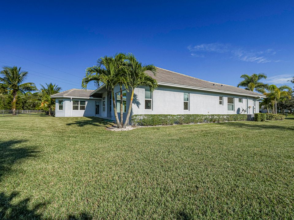 For Sale: $1,050,000 (4 beds, 3 baths, 3498 Square Feet)