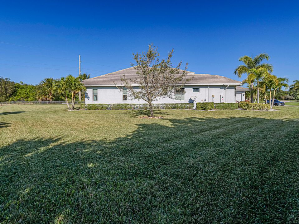 For Sale: $1,050,000 (4 beds, 3 baths, 3498 Square Feet)