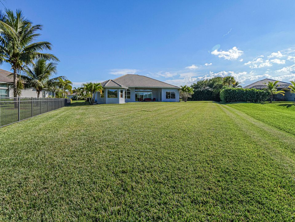 For Sale: $1,050,000 (4 beds, 3 baths, 3498 Square Feet)