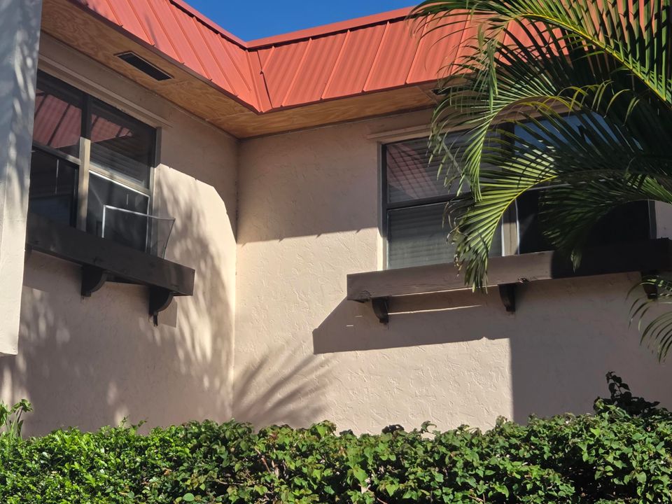 Activo con contrato: $2,350 (3 camas, 2 baños, 1600 Pies cuadrados)