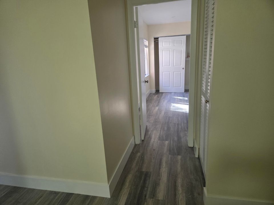 Activo con contrato: $2,350 (3 camas, 2 baños, 1600 Pies cuadrados)