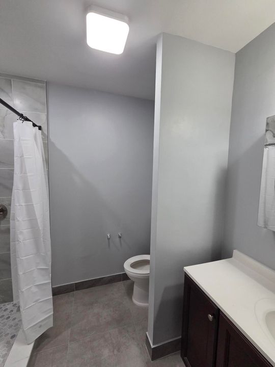 Activo con contrato: $2,350 (3 camas, 2 baños, 1600 Pies cuadrados)