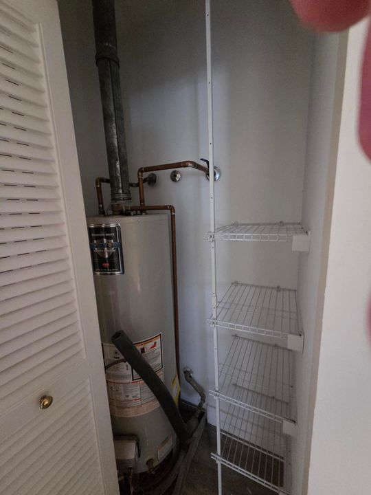 Activo con contrato: $2,350 (3 camas, 2 baños, 1600 Pies cuadrados)