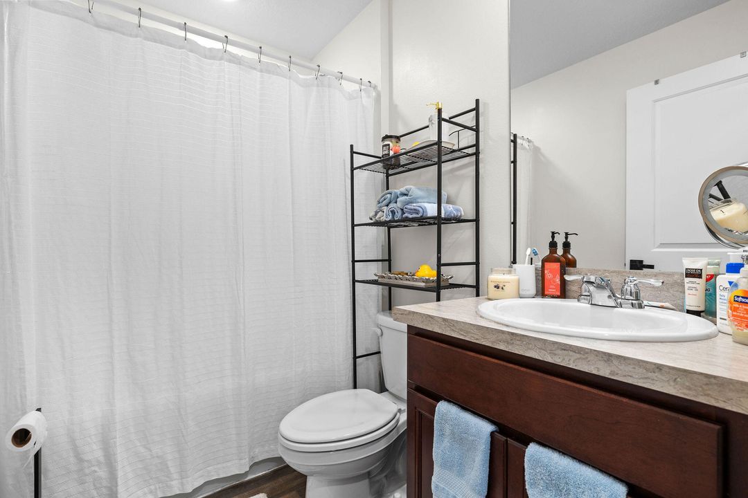 For Sale: $415,000 (4 beds, 2 baths, 1806 Square Feet)