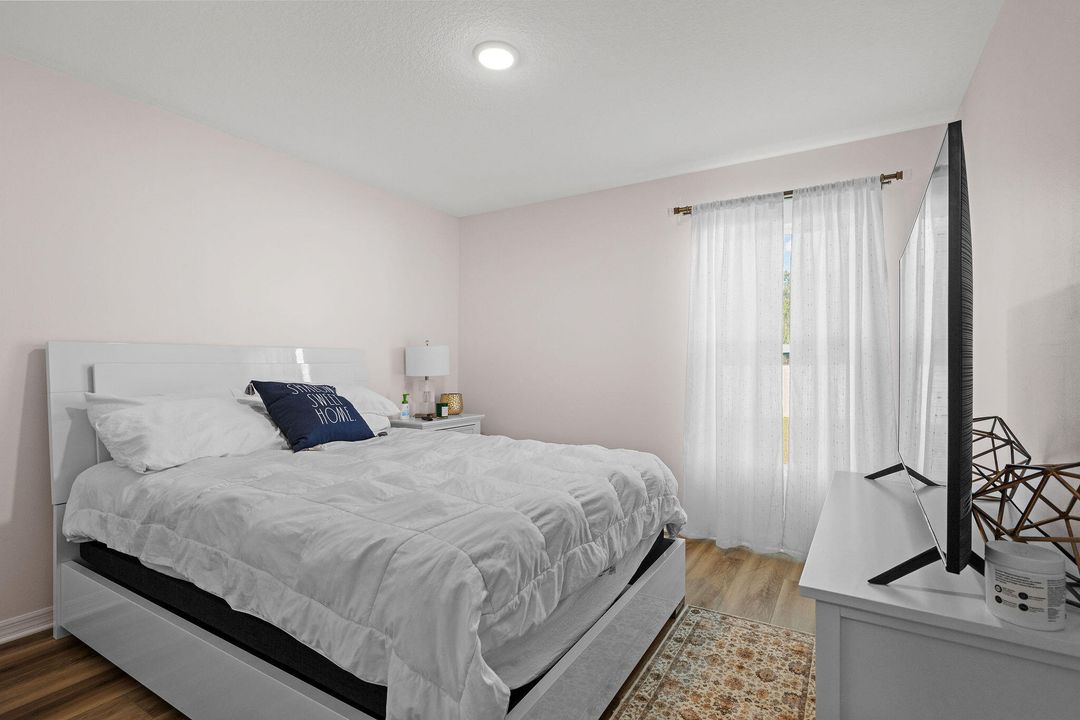 For Sale: $415,000 (4 beds, 2 baths, 1806 Square Feet)