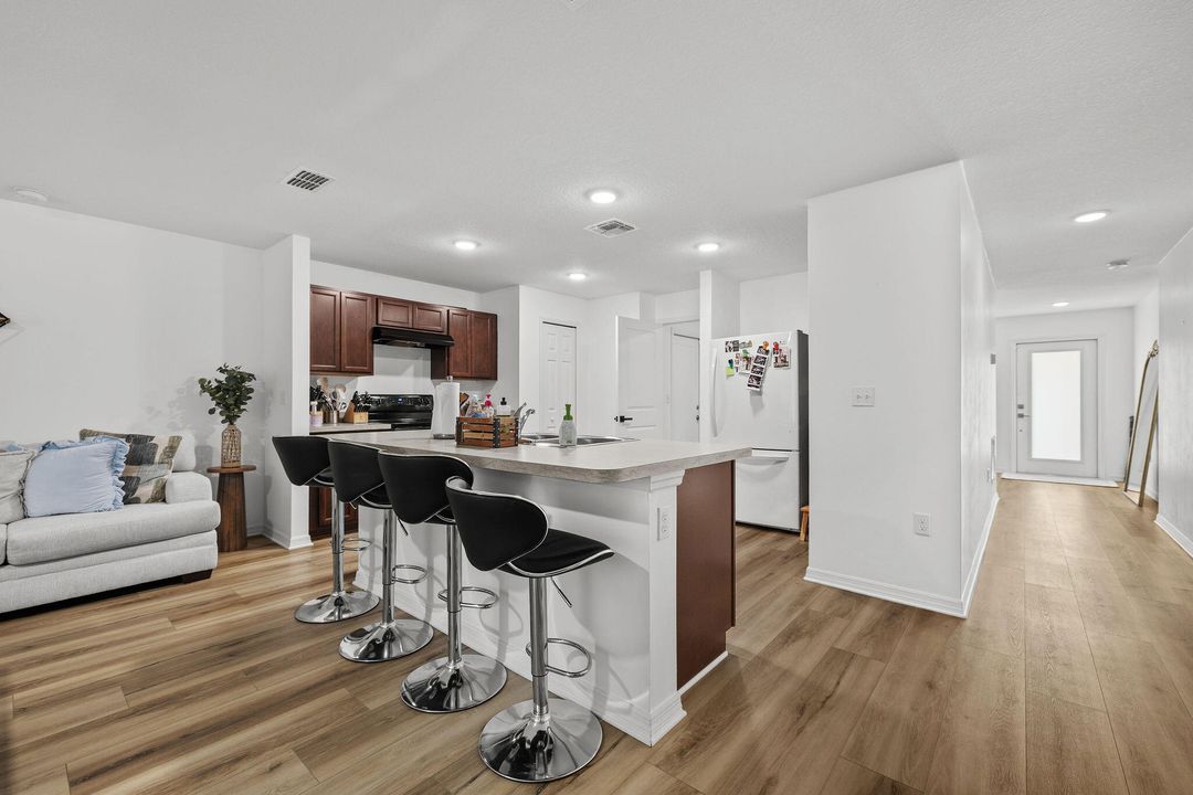 For Sale: $415,000 (4 beds, 2 baths, 1806 Square Feet)