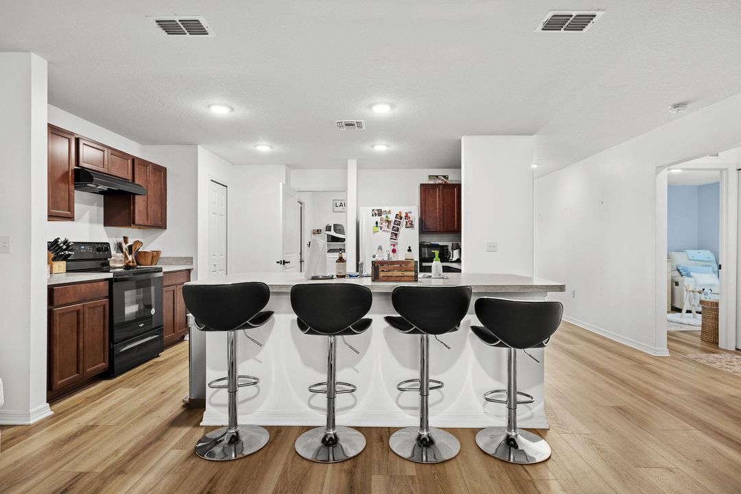 For Sale: $415,000 (4 beds, 2 baths, 1806 Square Feet)