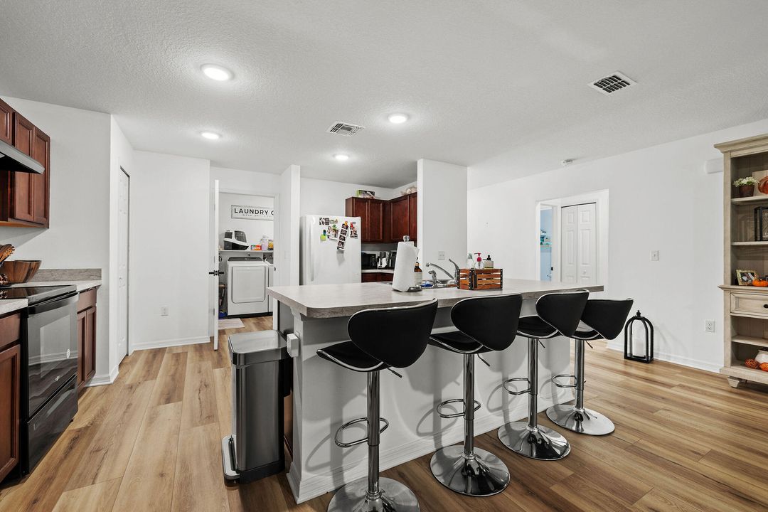 For Sale: $415,000 (4 beds, 2 baths, 1806 Square Feet)