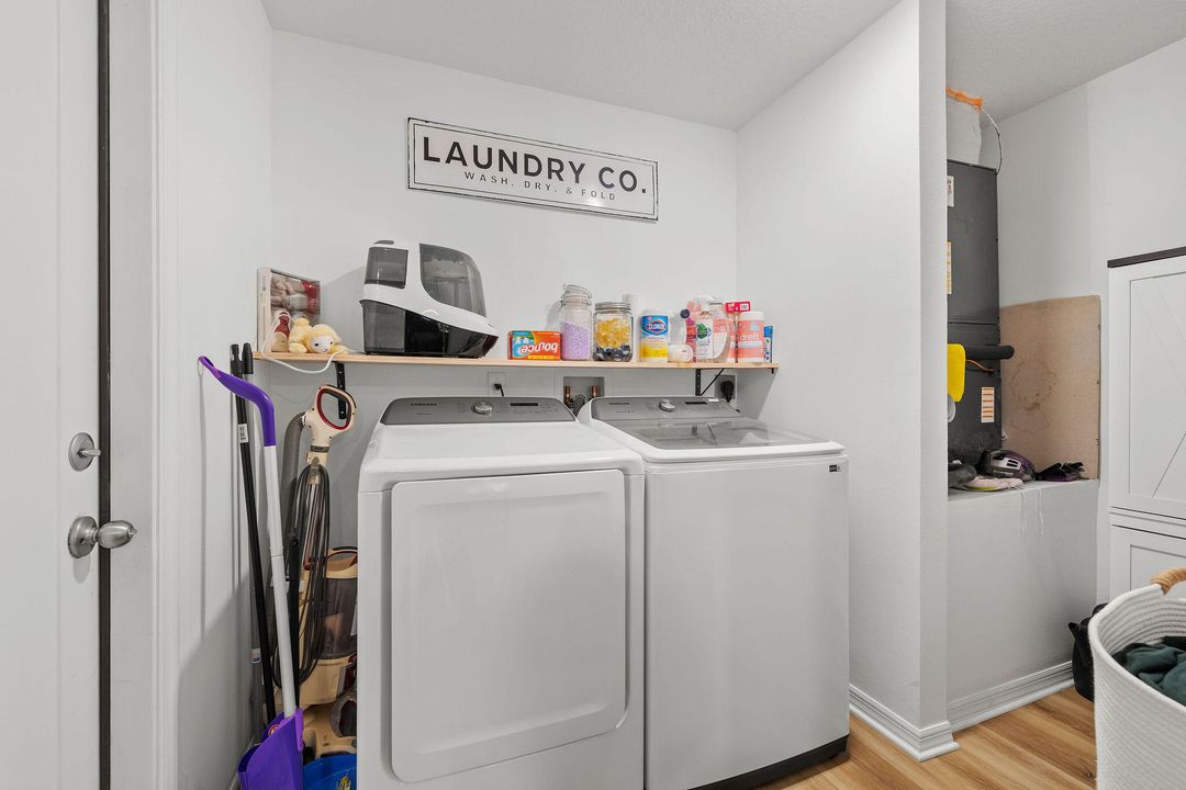 For Sale: $415,000 (4 beds, 2 baths, 1806 Square Feet)